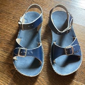 Size 11 navy sun sans